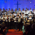 Jugendchor Eschersheim und Ehemalige beim Weihnachtskonzert 2015