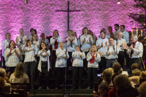 JE+ mit Pride (In the Name of Love)