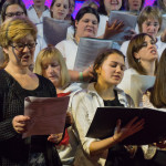 Die neue Chorleiterin Christine Danner beim Weihnachtskonzert des (noch) Jugendchores im Dezember 2015.